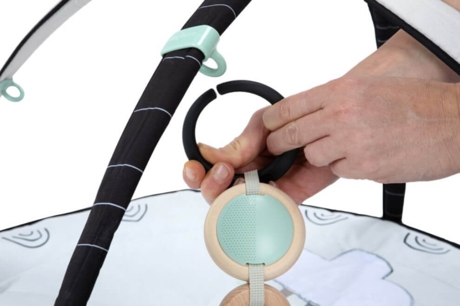 Gimnastyka, mata edukacyjna z pałąkami Decor - czarno-biała / Tiny Love