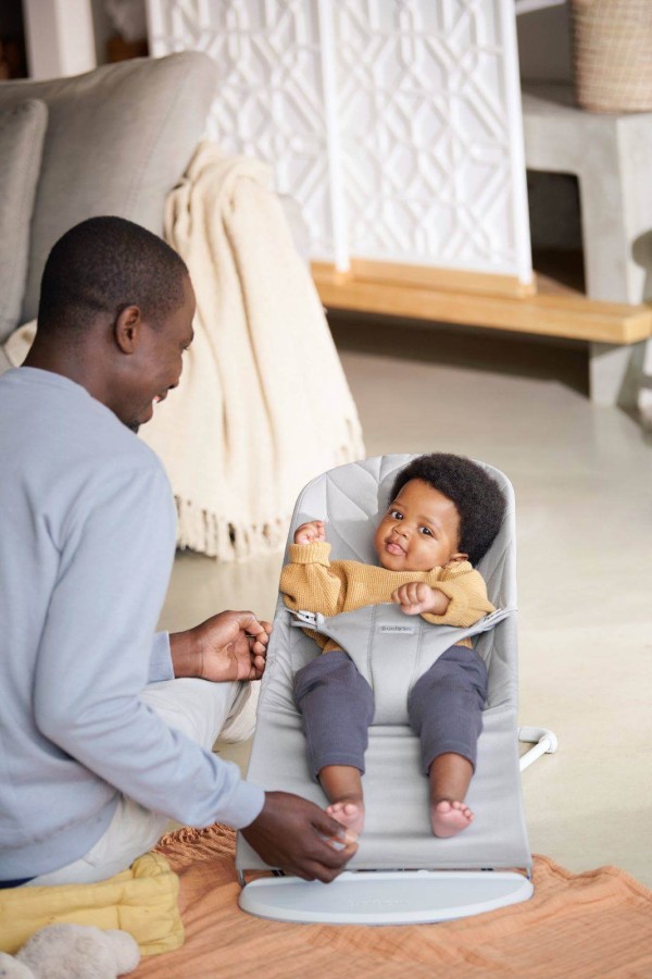 BABYBJORN - leżaczek BLISS WOVEN, Petal Quilt, Jasnoszary