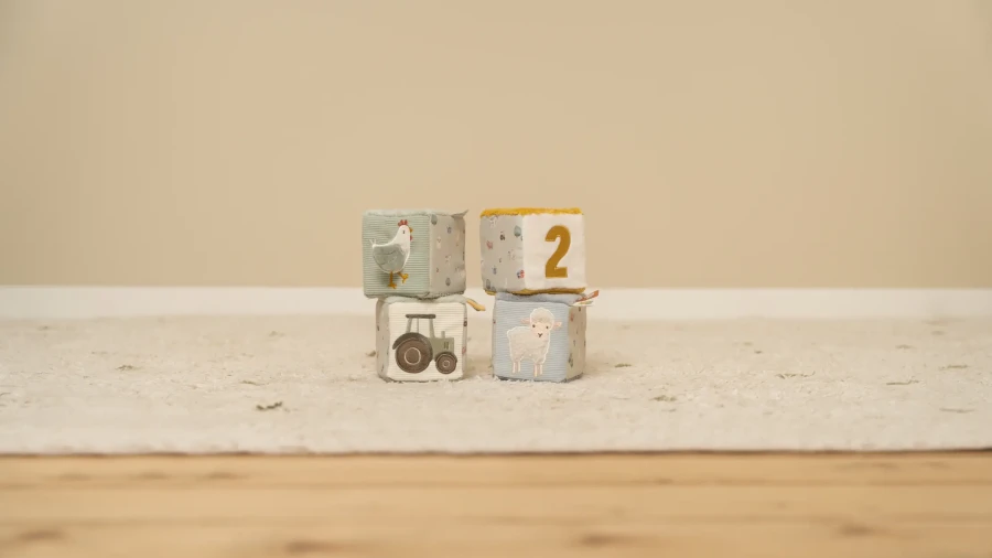 4 Miękkie kostki aktywizujące Little Farm / Little Dutch