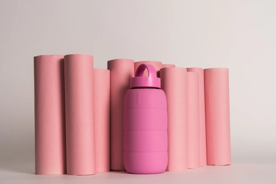 Szklana butelka do monitorowania dziennego nawodnienia Puffer Bottle - BUBBLEGUM / BINK