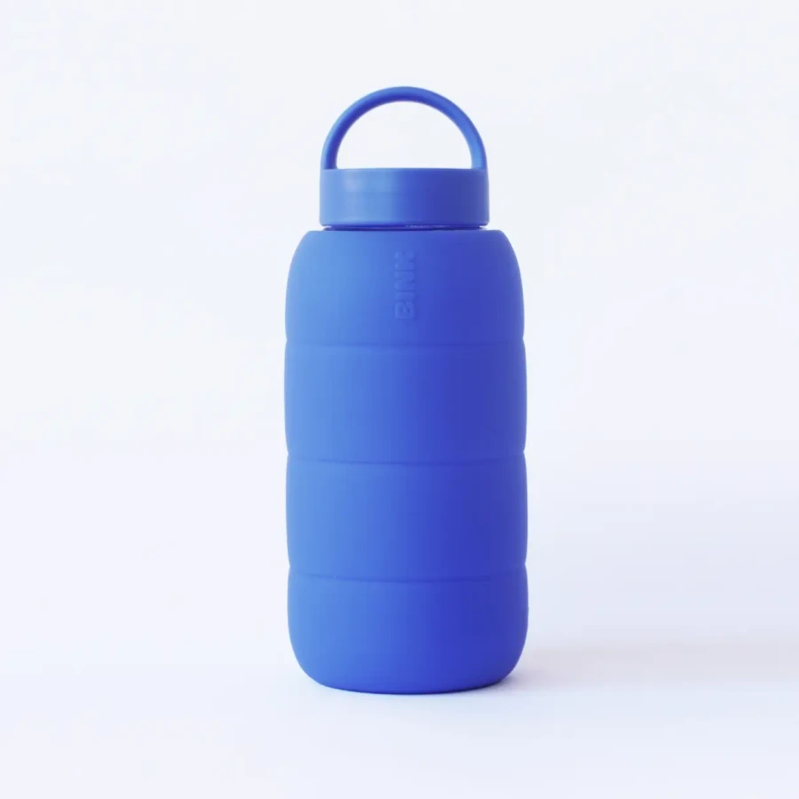 Szklana butelka do monitorowania dziennego nawodnienia Puffer Bottle - COBALT / BINK