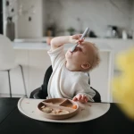 Łyżeczki sylikonowe do nauki samodzielnego jedzenia - Stone, Cloudy mauve / Mushie