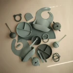 Talerzyk sylikonowy z przyssawką - Cambridge Blue / Mushie