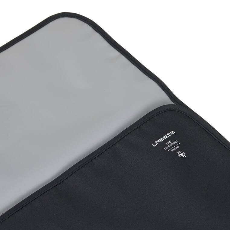 Przewijak podróżny z etui na akcesoria black / Lassig Casual Label