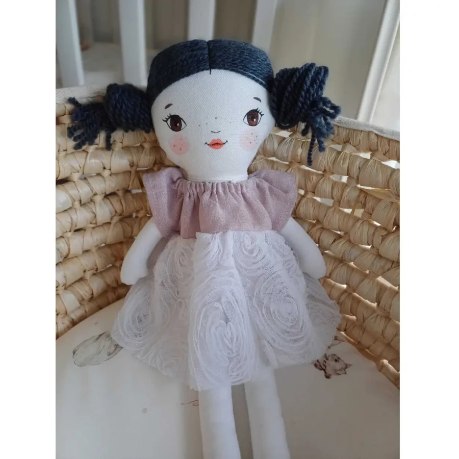 Lalka Poly Grey w sukience różowo białej / ByKrawcowa