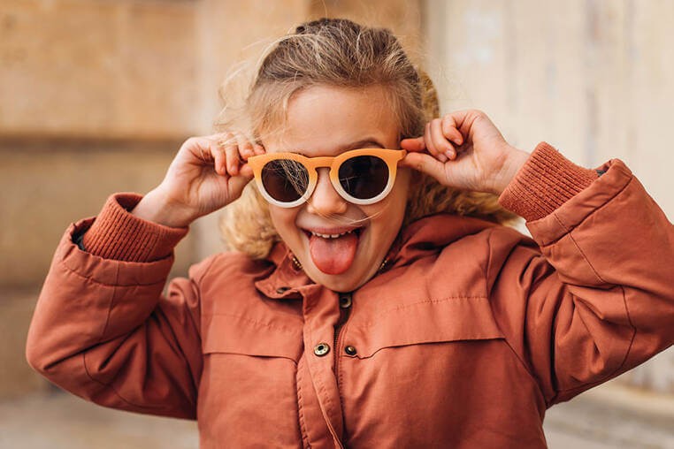 Okulary przeciwsłoneczne dla dzieci 4-6 lat Sunshine - Rainbow orange / Beaba