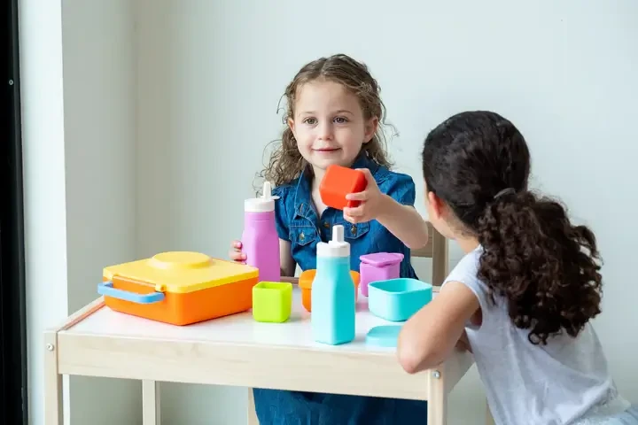 OMIEBOTTLE, bidon dla dzieci, Pink / OMIE