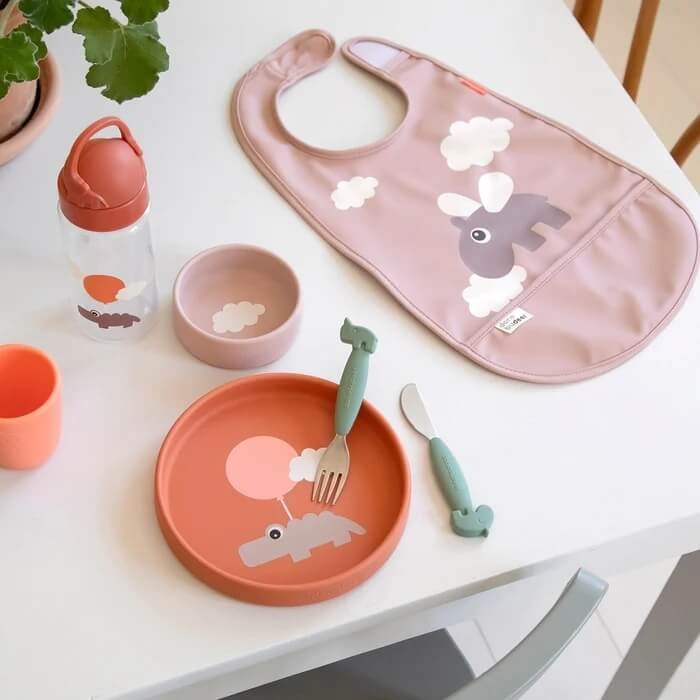 Śliniak z kieszonką Happy Clouds - Powder / Done by Deer