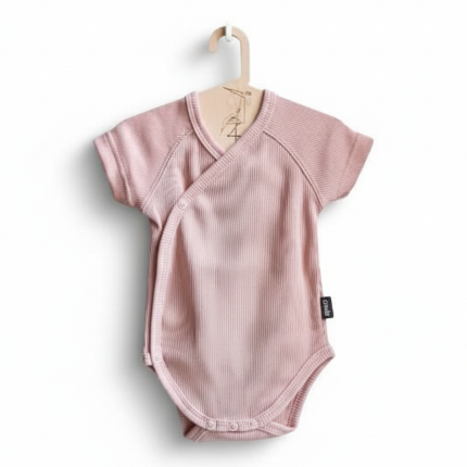 Body kopertowe z grubego prążka, krótki rękaw - pudrowy róż / Coodo