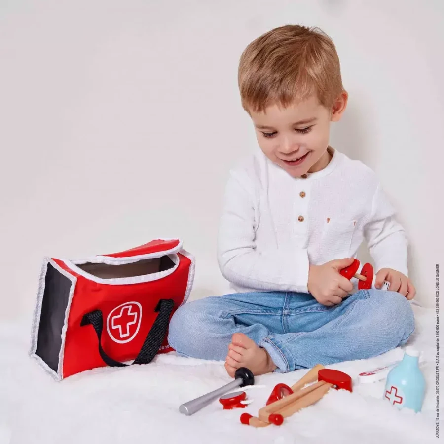 Zestaw lekarza z 10 akcesoriami / Janod