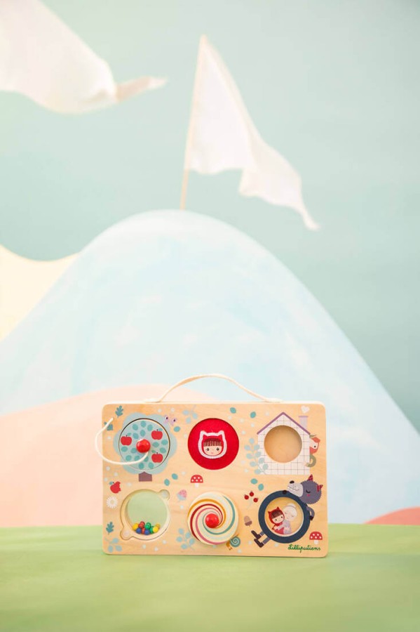 Drewniana tablica manipulacyjna walizka Czerwony kapturek 12 m+ / Lilliputiens