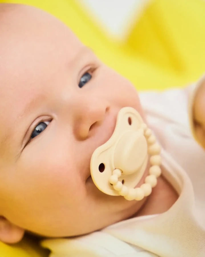 Smoczek pozycjonujący - American Cream / LUU Kids