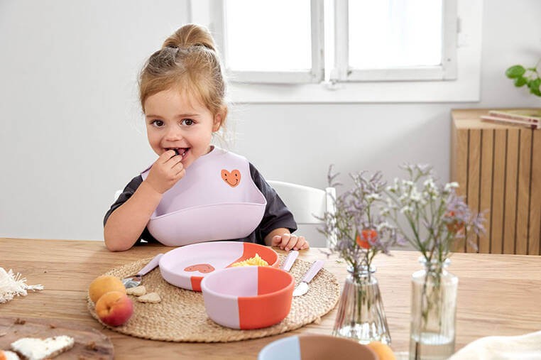 Talerzyk silikonowy dla dzieci Happy Rascals Heart lavender / Lassig