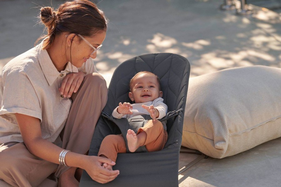 BABYBJORN - leżaczek BLISS WOVEN - Petal Quilt, Antracyt