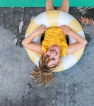 Kółko do pływania średnie Ø 60 cm Banana Blue / QUUT