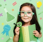 Postać do kąpieli Pippa - zestaw z dwiema kostkami sensorycznymi świecącymi w wodzie / Glo Pals