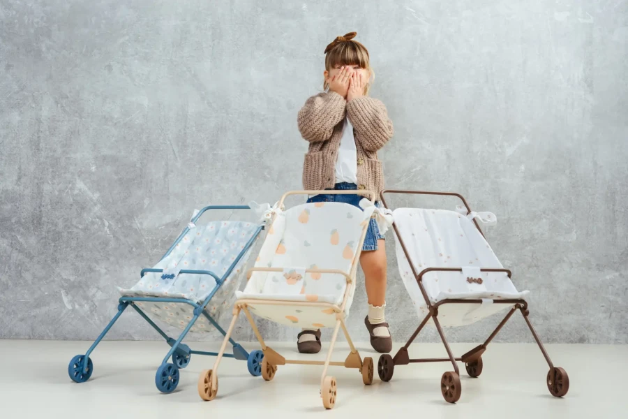 Wózek dla lalek - Muted blue, kwiaty / VOS REVES