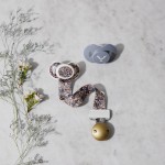 Drewniana zawieszka do smoczka - Blue Garden / Elodie Details