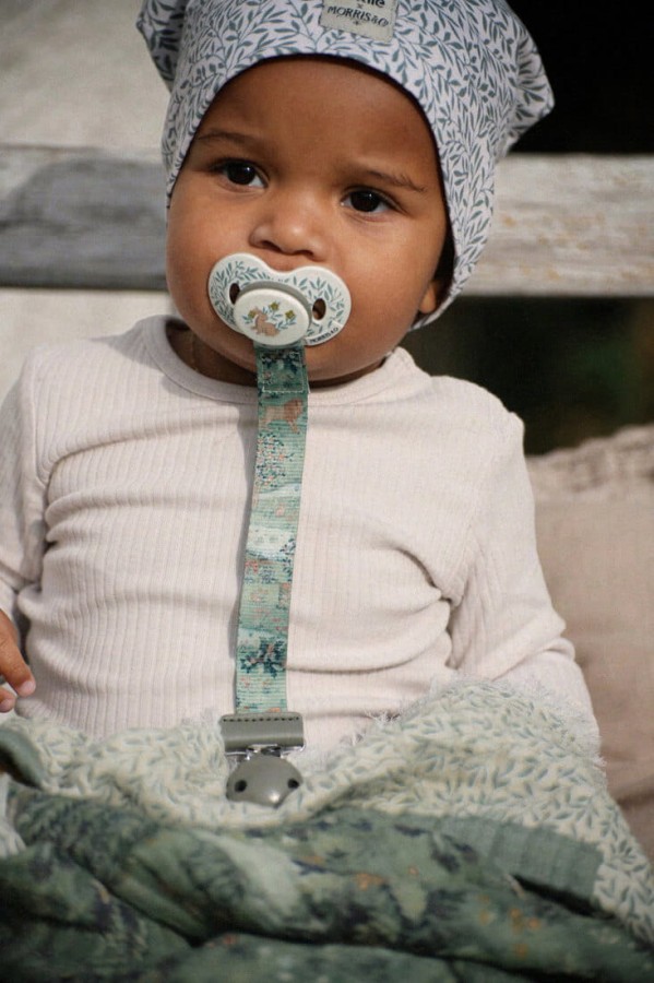 Drewniana zawieszka do smoczka - Owl & Willow / Elodie Details