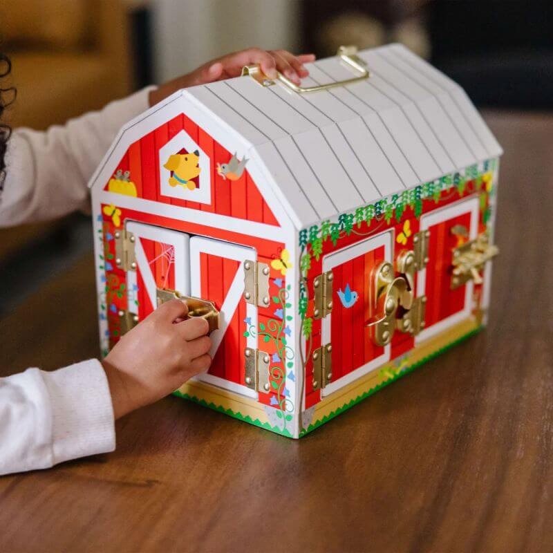 Melissa and Doug, Stodoła z kłódkami