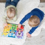 Drewniana tablica manipulacyjna z zatrzaskami / Melissa & Doug