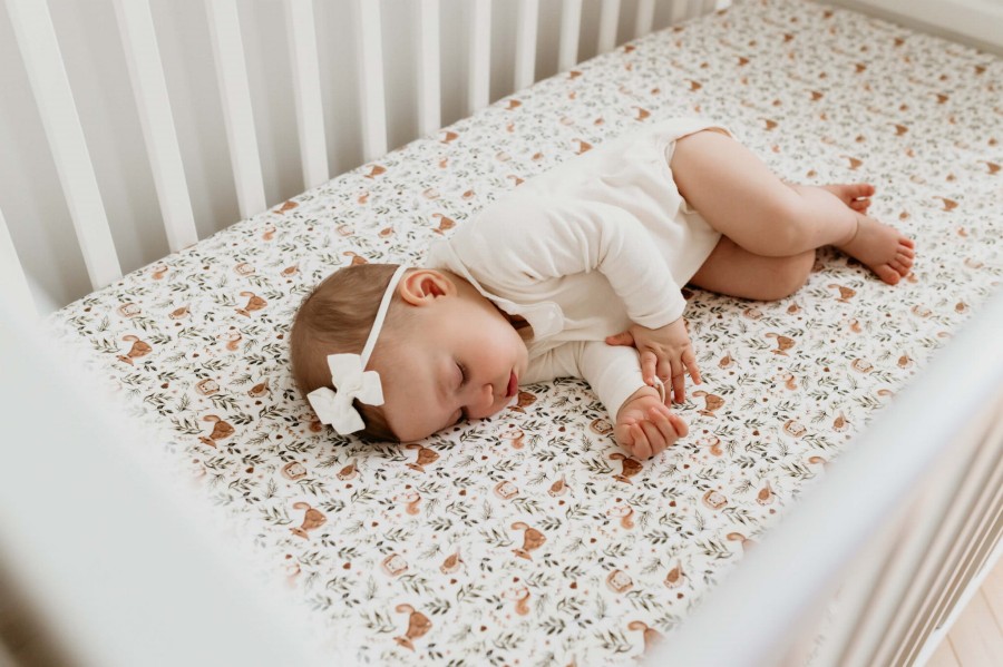 Prześcieradło do łóżeczka Ivory Forest / Dobre Liski by Sleepee