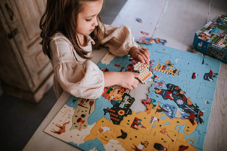 Puzzle Mapa Europy z elementami w kształcie państw 5+ / Mudpuppy