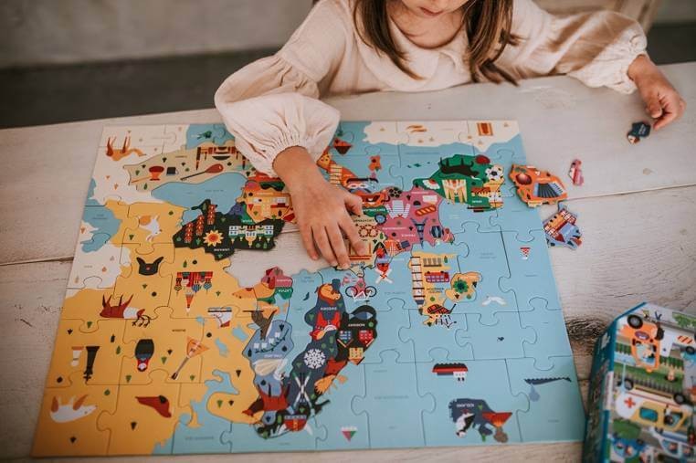 Puzzle Mapa Europy z elementami w kształcie państw 5+ / Mudpuppy