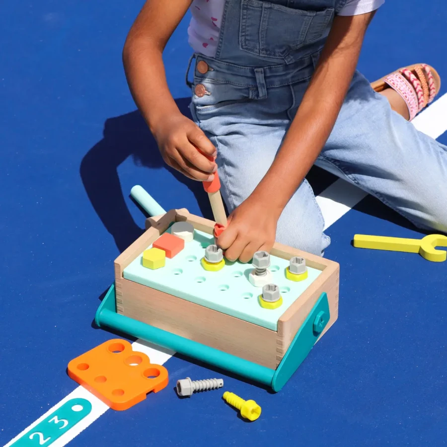 Fix n play kit - skrzyneczka małego majsterkowicza / B.Toys