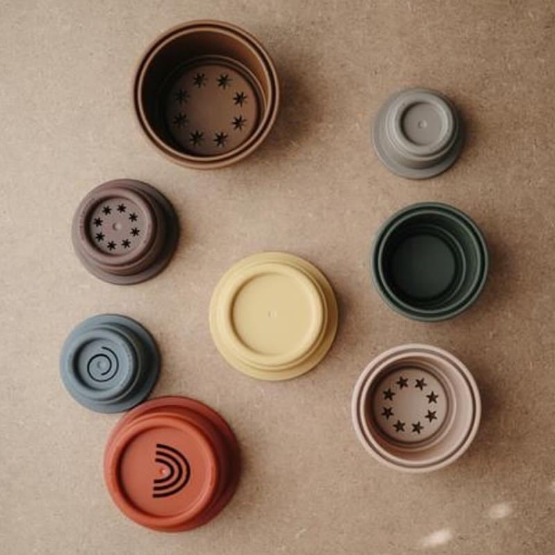 Stacking Tower - wieża z kubeczków RETRO / Mushie