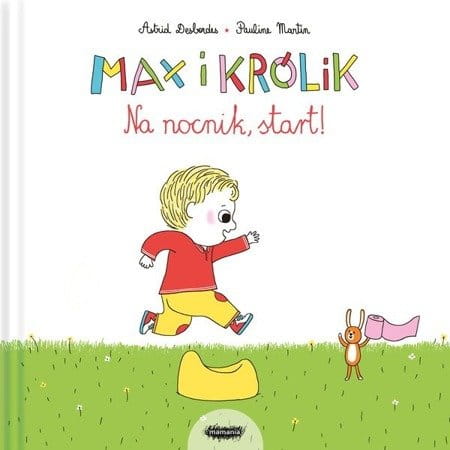 Królik trzyma różową rolkę papieru toaletowego, z kolei Max, chłopiec o blond włosach biegnie do żółtego nocnika