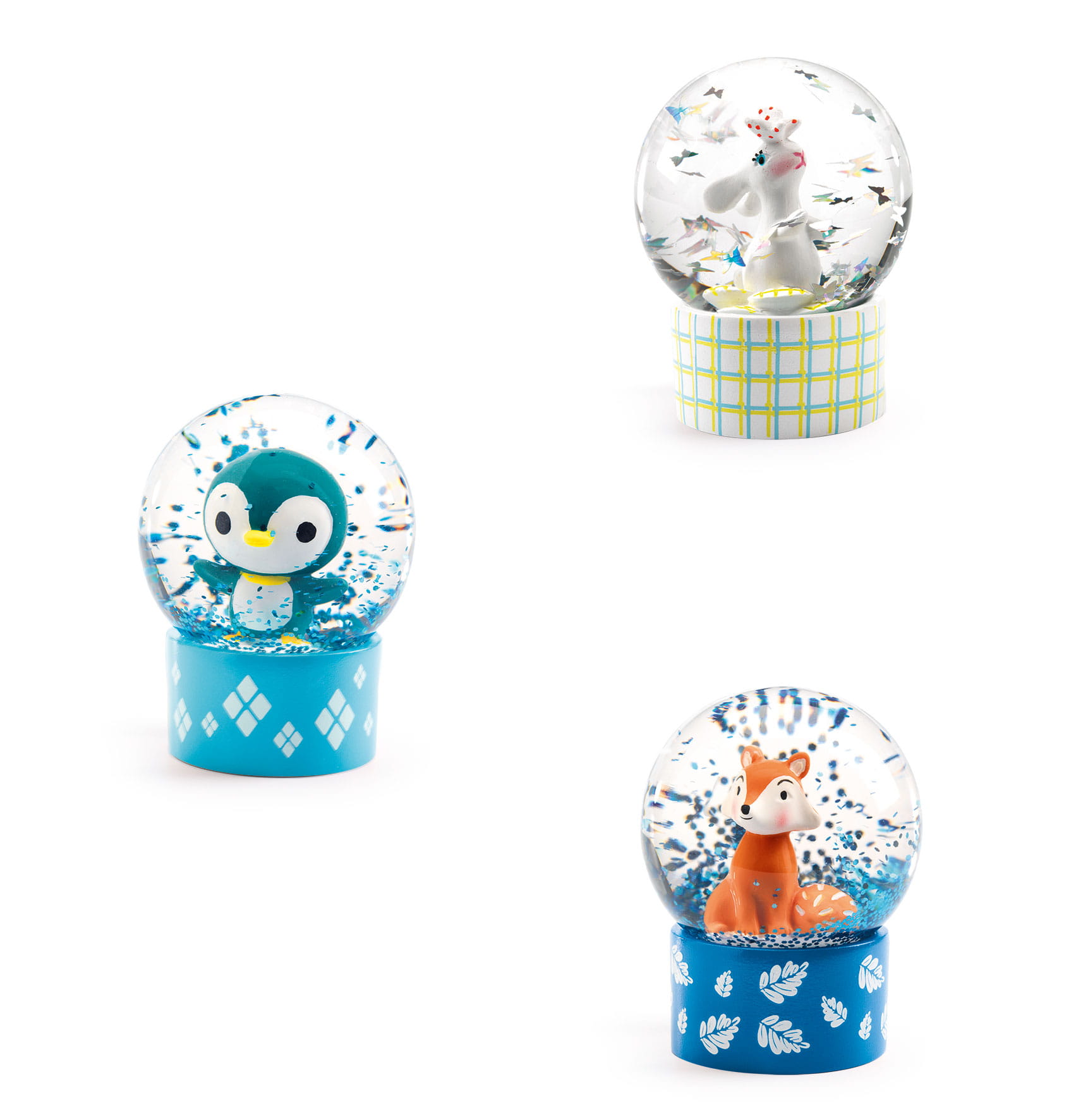 Kule śnieżne ze zwierzątkami w środku