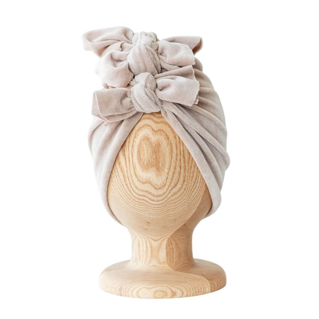 Turban z trzema supełkami